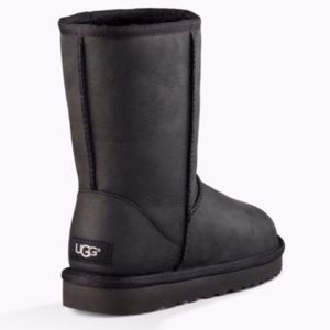 UGG Classic Black Short Leather Winter Boots BOX